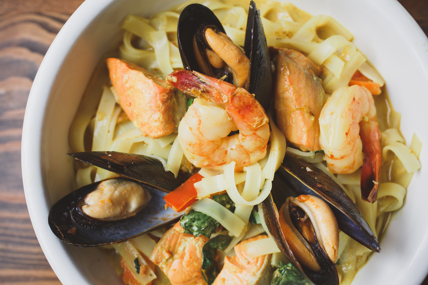 Ferris' Grill & Garden Patio Burgers, Pasta, Seafood, Oysters Victoria, BC